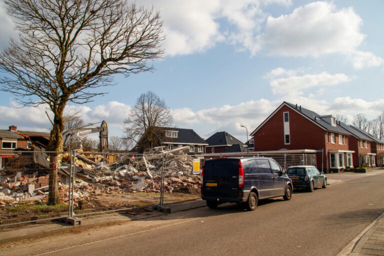 Hoeveel kost het huren van een mobiele cameramast? (Tarieven 2026)